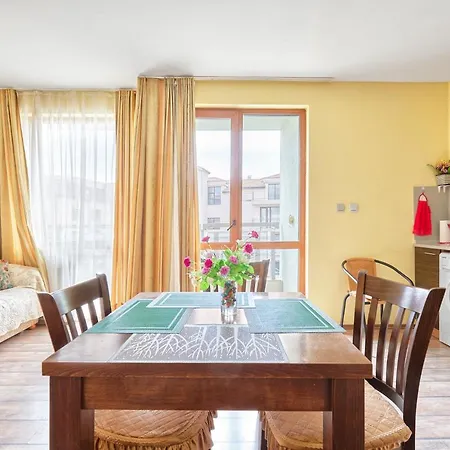~ Waves ~ 1bd Flat By The Sea Ravda
