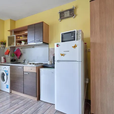 Apartment ~ Waves ~ 1bd Flat By The Sea Ravda